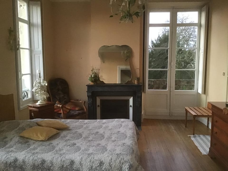 Château Saint Vincent Bed and Breakfast in Nouvelle-Aquitaine