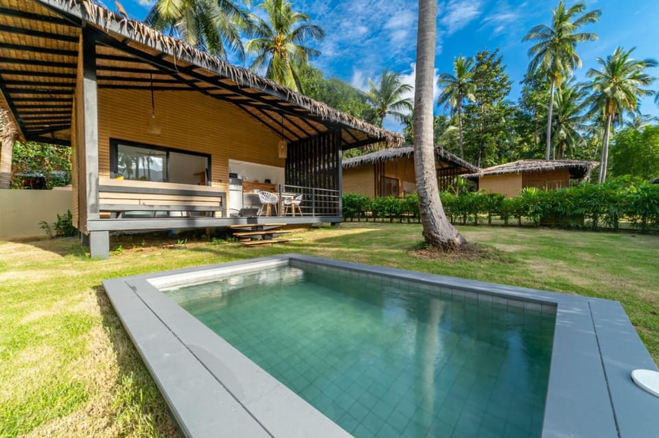 Property building, Garden, Garden view, Pool view, Swimming pool, Swimming pool