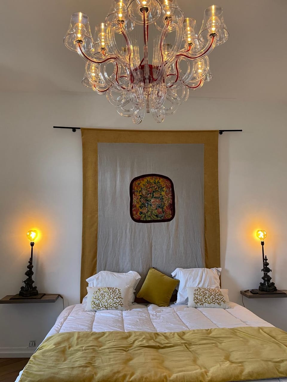 Bed, Photo of the whole room