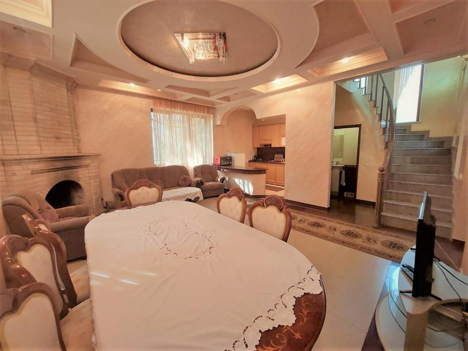 Living room, Seating area, Dining area