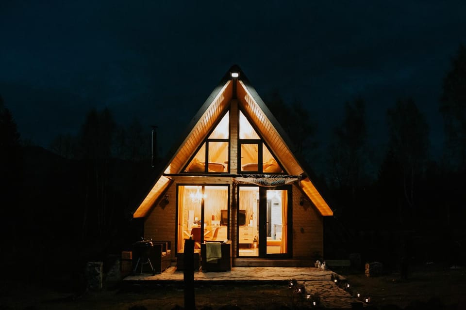 Facade/entrance, Night