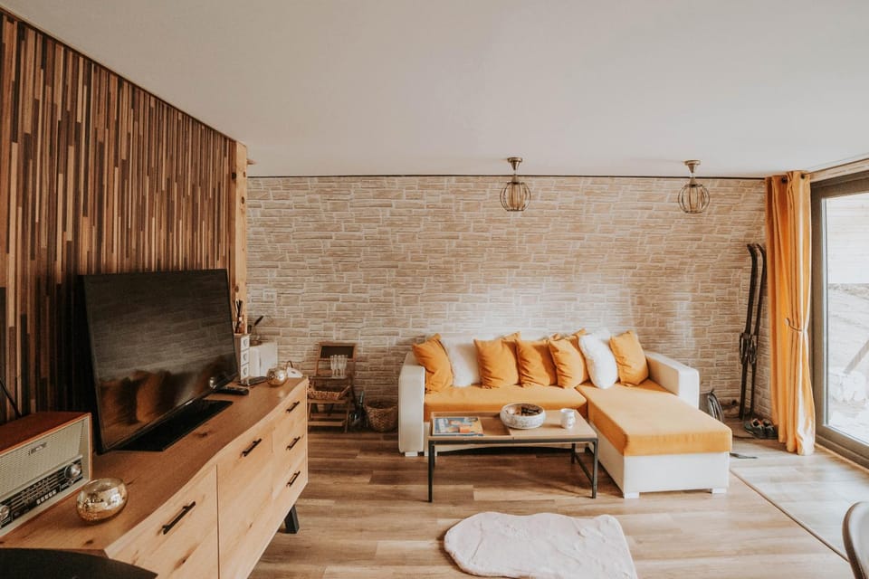 TV and multimedia, Living room, Seating area