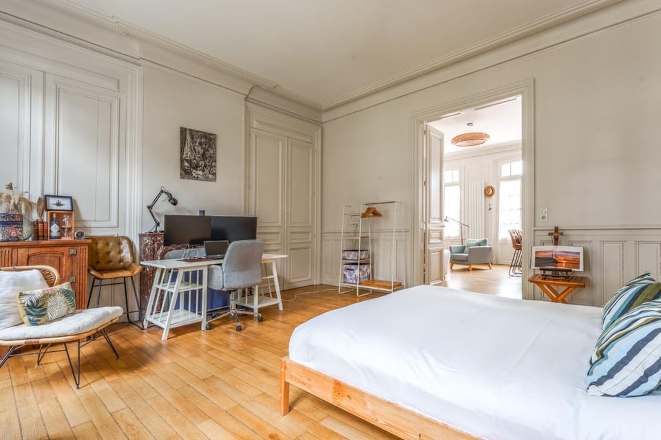 Bed, Photo of the whole room