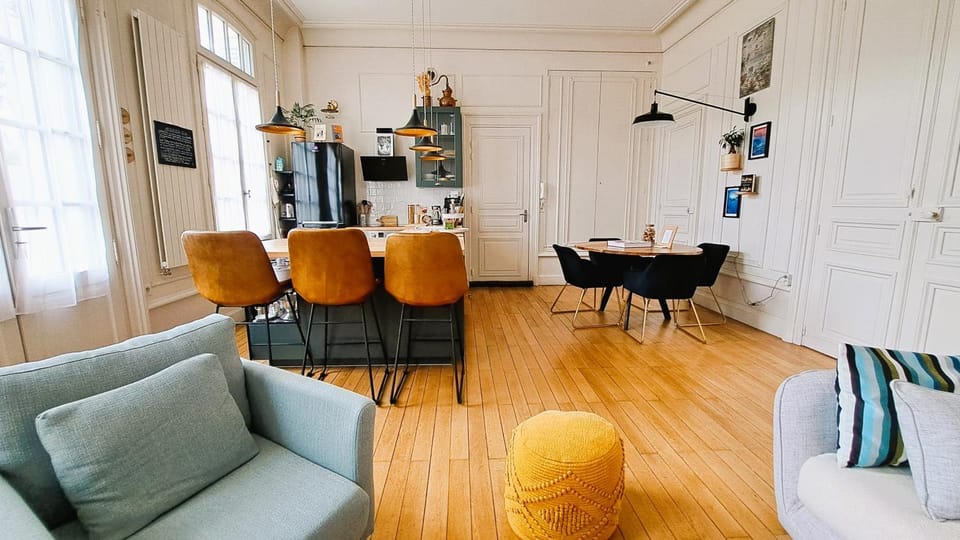 Living room, Seating area, Dining area