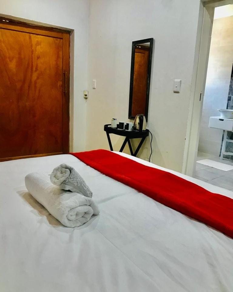 CapitalT Luxury Guest House Bed and Breakfast in Gauteng
