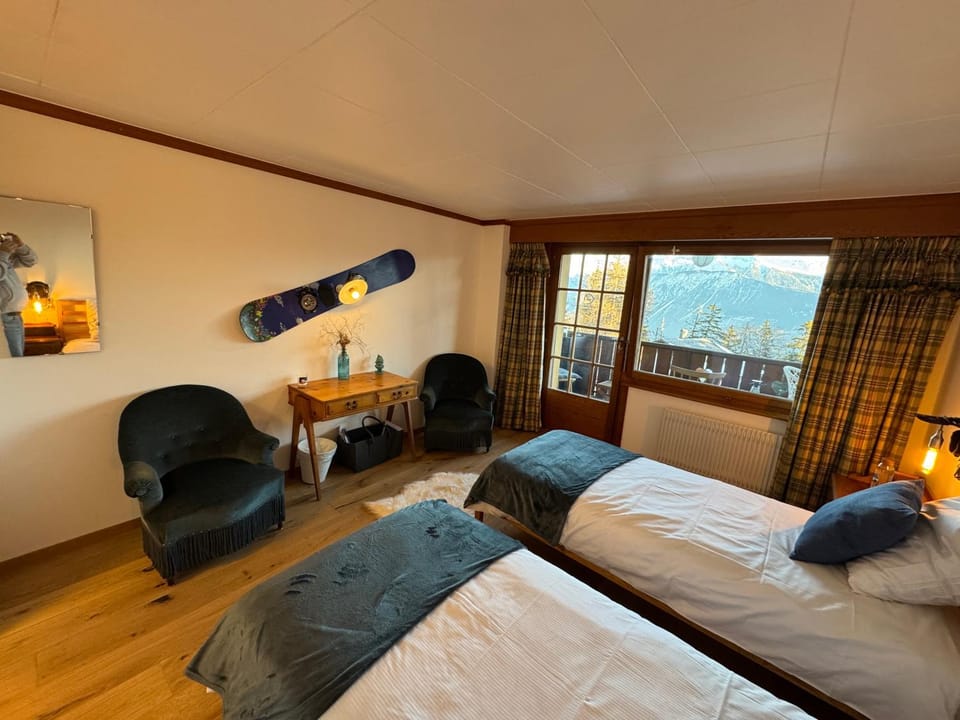 Natural landscape, Bedroom, Mountain view