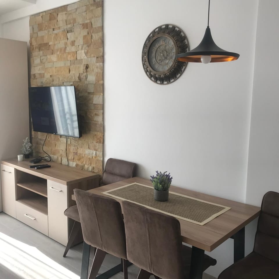 TV and multimedia, Dining area