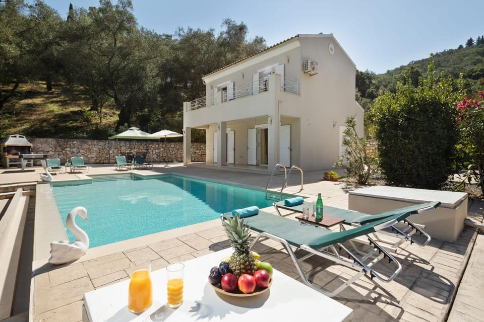 Day, Summer, Swimming pool, sunbed