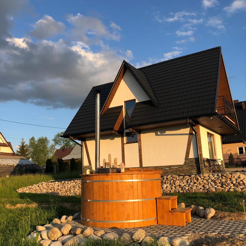 Property building, Day