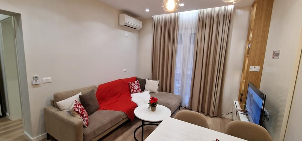 TV and multimedia, Living room, Seating area, air conditioner