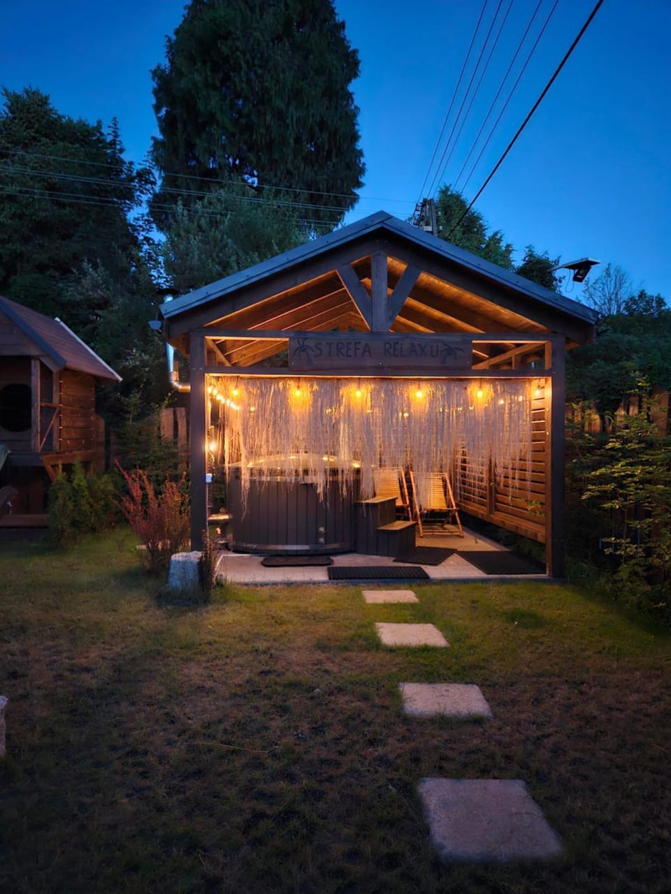 Garden, Hot Tub