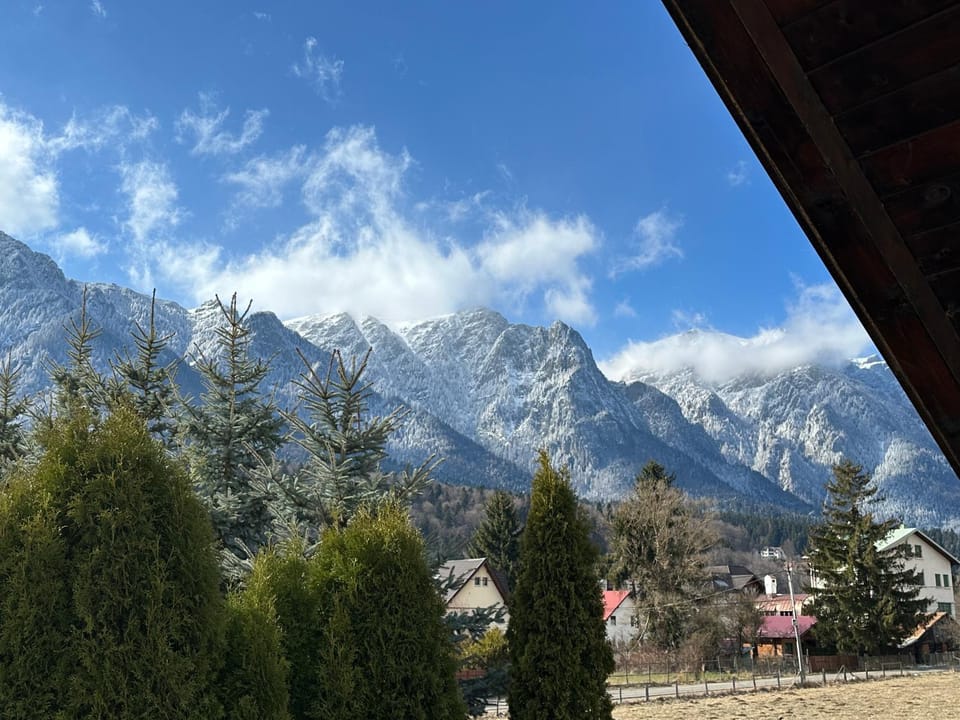 Nearby landmark, Spring, Day, Natural landscape, Mountain view