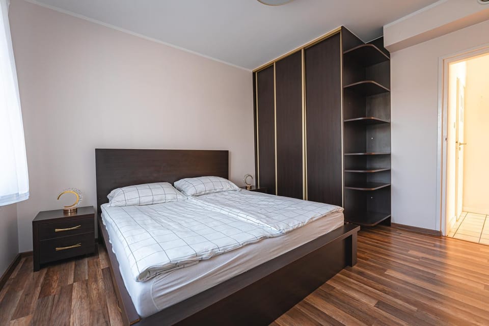 Bed, Photo of the whole room, Bedroom, wardrobe