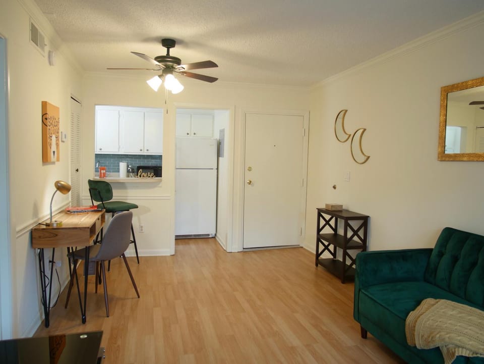 Cozy Condo near Buckhead Apartment in Chamblee