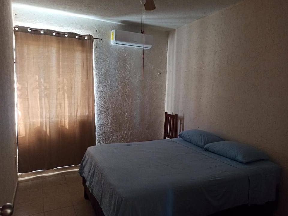 Bed, Photo of the whole room, Bedroom, air conditioner