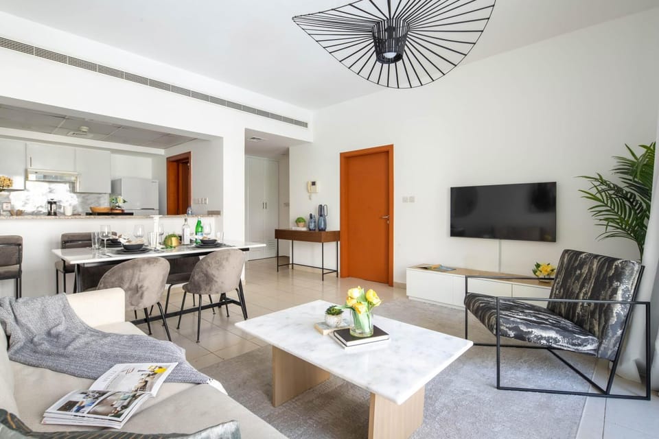 Frank Porter - Al Thayyal 2, The Greens Apartment in Dubai