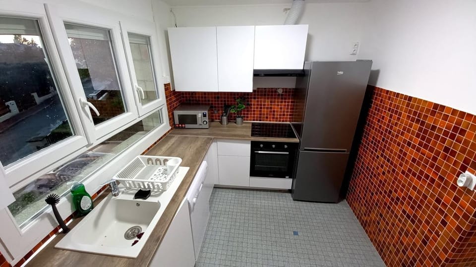 Bel Espace , Jardin Salon Cuisine 3 Chambres Apartment in Île-de-France