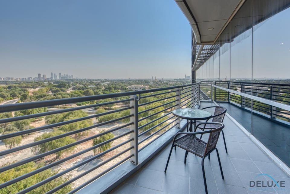 Balcony/Terrace, Street view