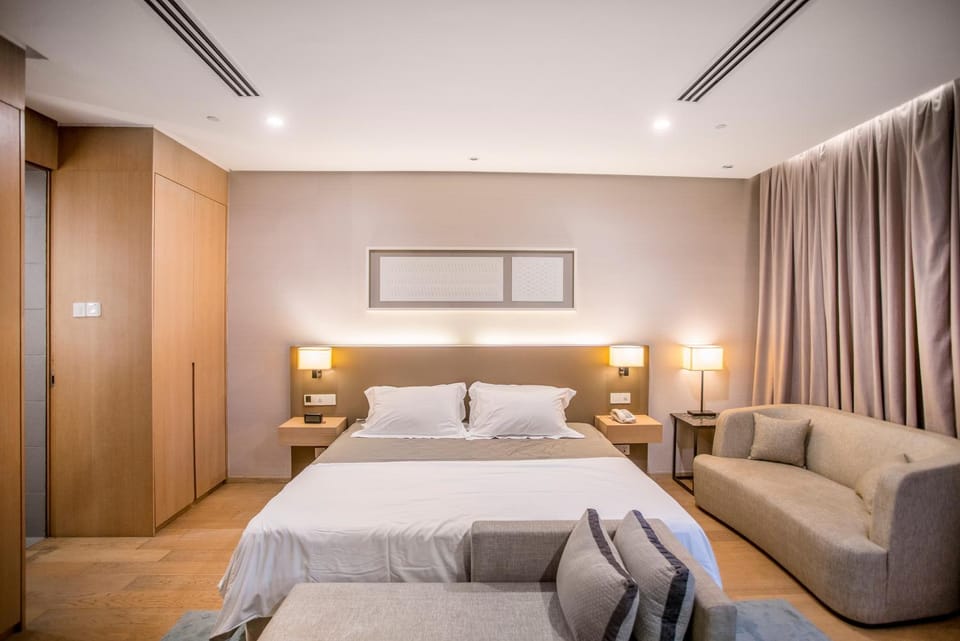 Bed, Photo of the whole room, Bedroom