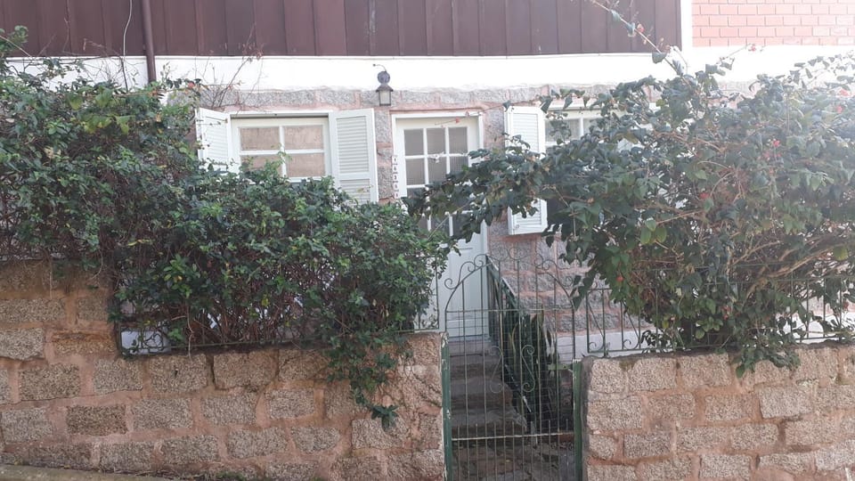Property building, Street view, Quiet street view