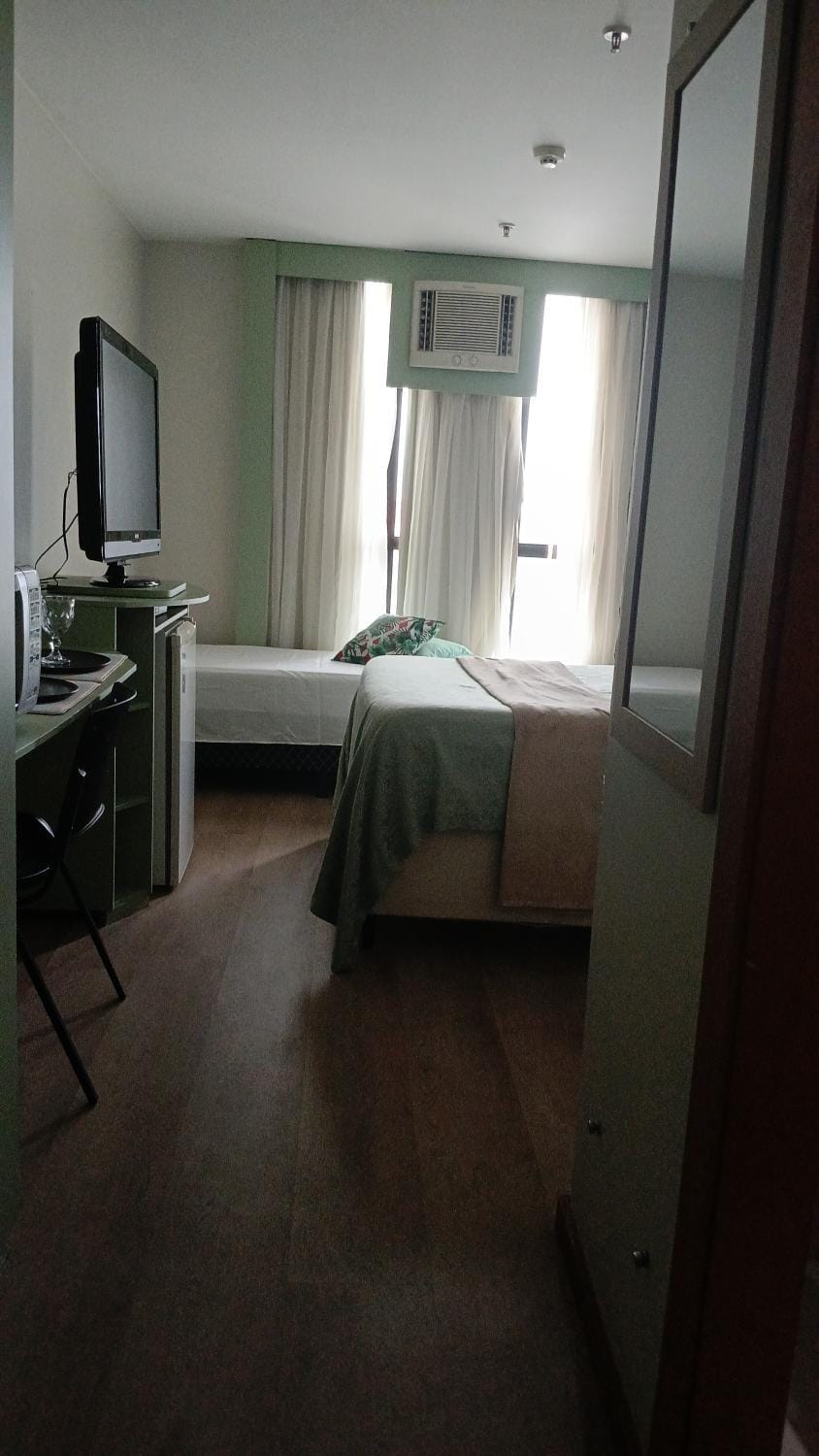 Bed, TV and multimedia, Bedroom