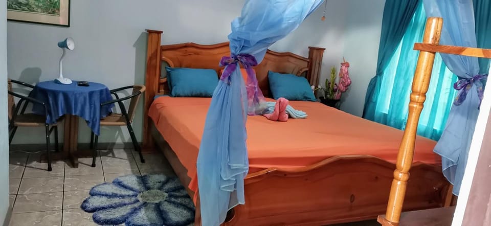 Cabinas Mitchaelle's Cabin in Puerto Viejo Talamanca