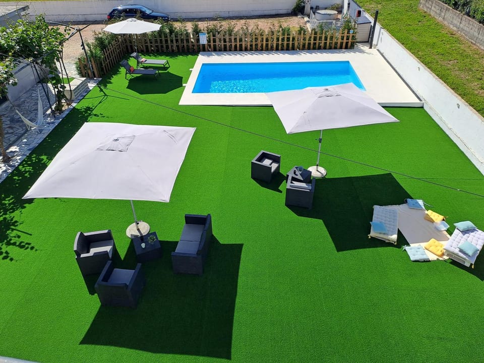 Garden view, Pool view, Swimming pool, sunbed