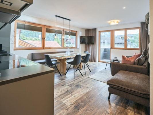 Seating area, Dining area