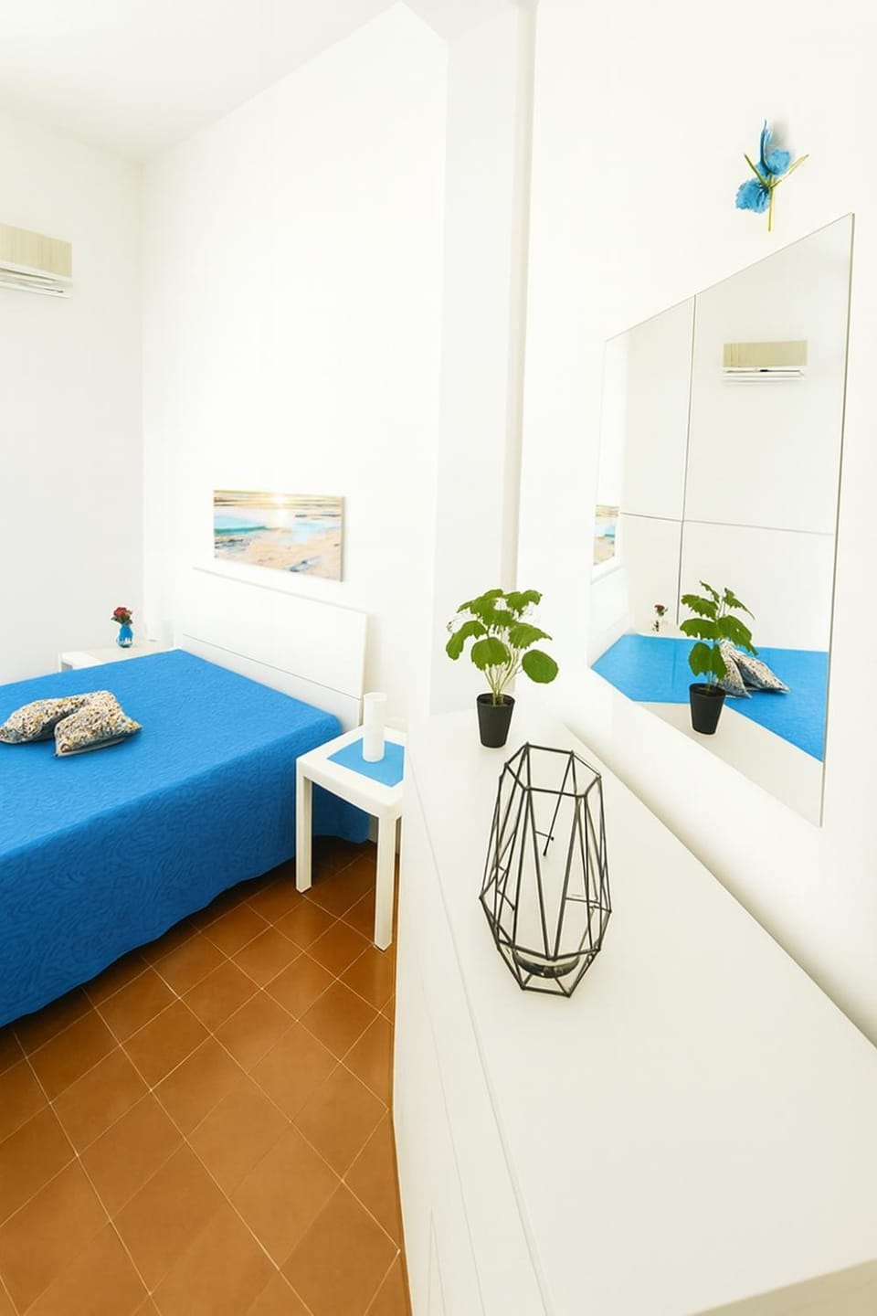 Bed, Photo of the whole room, Bedroom, air conditioner