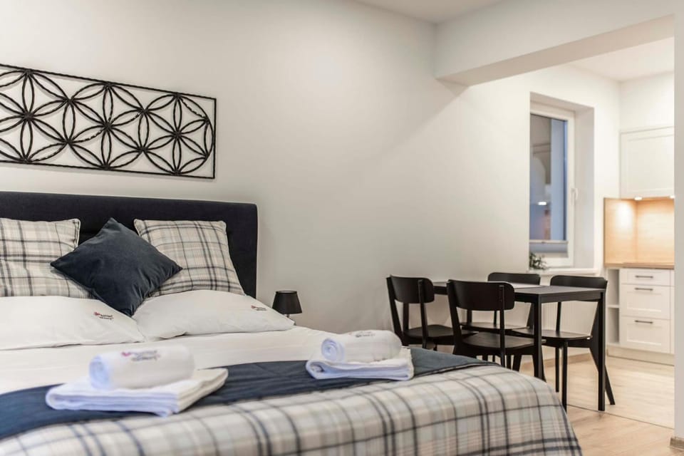 Bed, Kitchen or kitchenette, Photo of the whole room