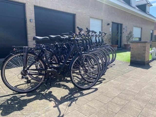 Maison de Marcel Big house near centre free parking House in Bruges