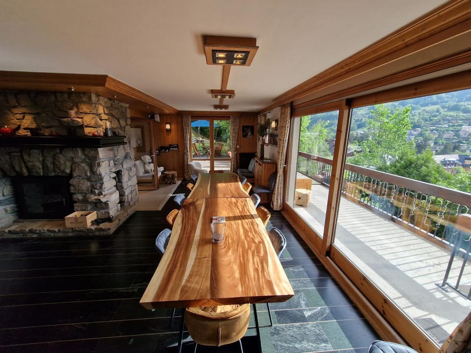 Dining area, flat iron