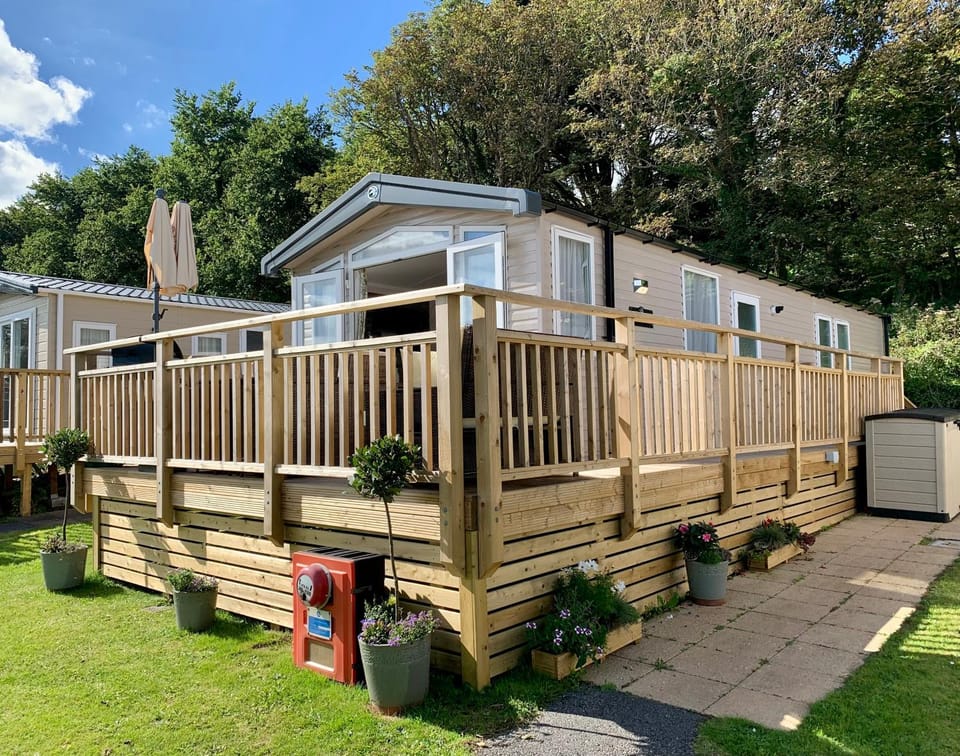 Lydstep Beach BayView 3-Bedroom Holiday Home House in Wales
