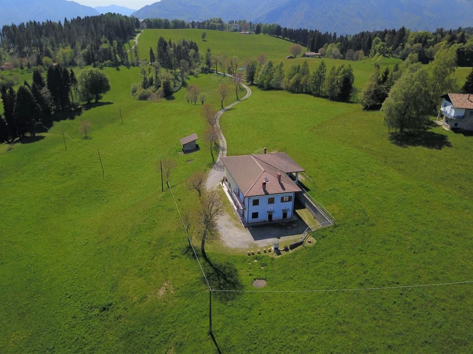 Villa Glory Mountain Lake Iseo Hospitality House in Province of Brescia