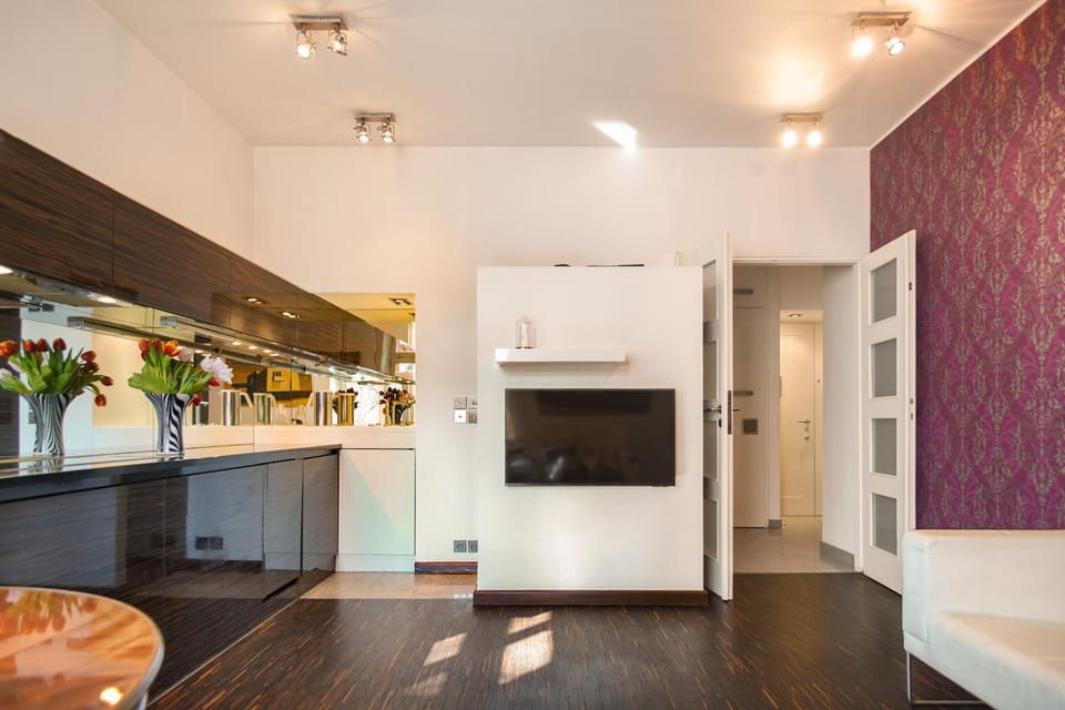 Kitchen or kitchenette, Living room