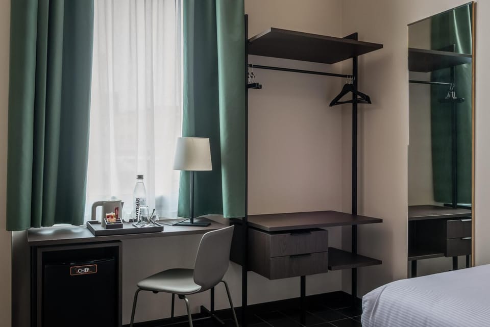 Bed, Bedroom, internet, minibar, wardrobe
