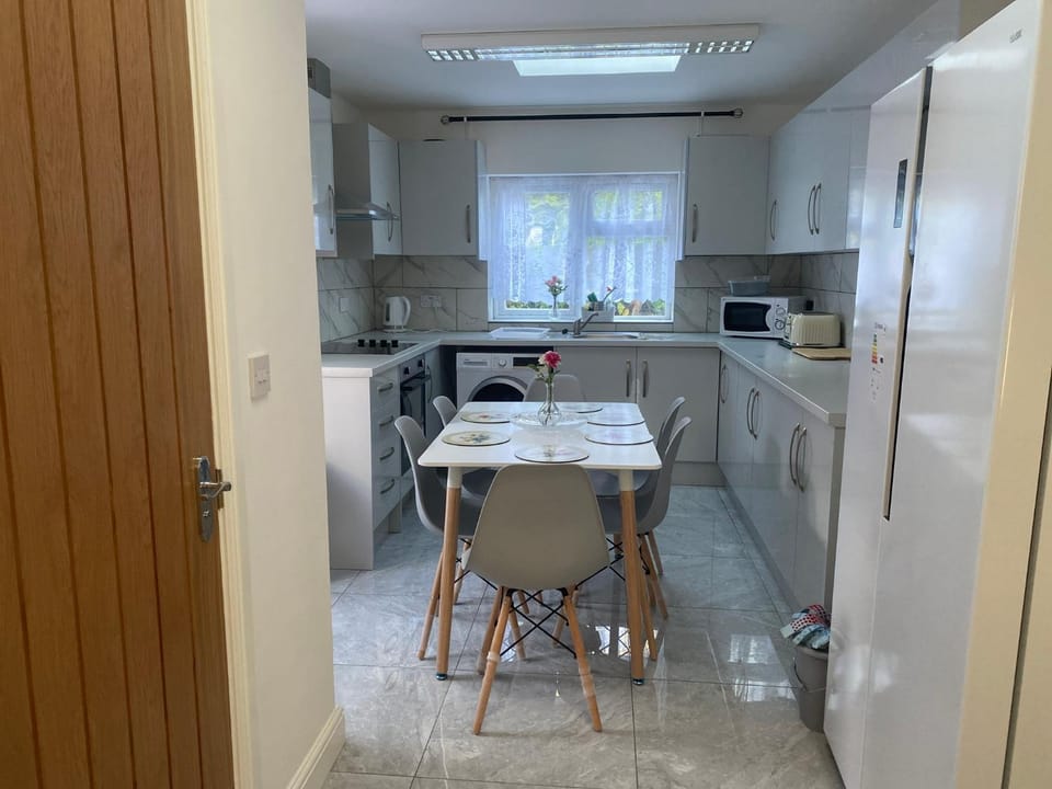 Dining area, Communal kitchen