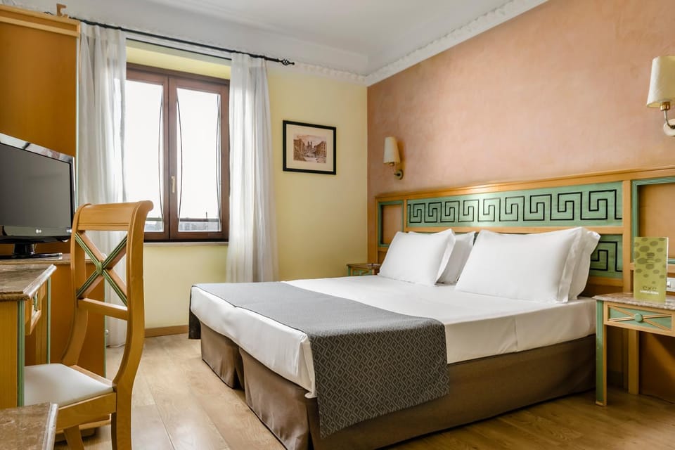 Bed, Photo of the whole room, Decorative detail, Bedroom