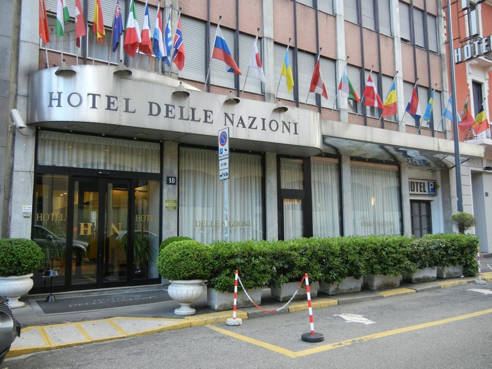 Facade/entrance