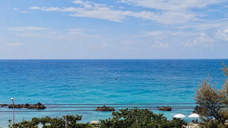 海灘戀情 Beach Love 近沙灘-國旅卡特約商店 陽台房 希臘地中海風格 Vacation rental in Hengchun Township