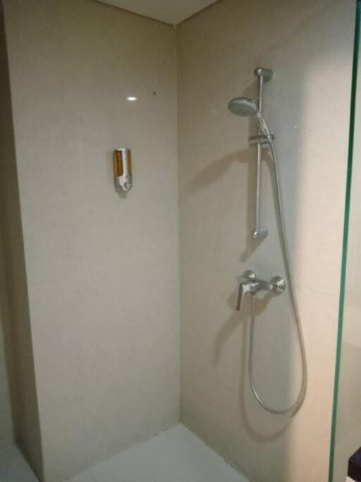 #18 Apartemen The Pinnacle - Louis Kienne Pandanaran Semarang Apartment in Indonesia