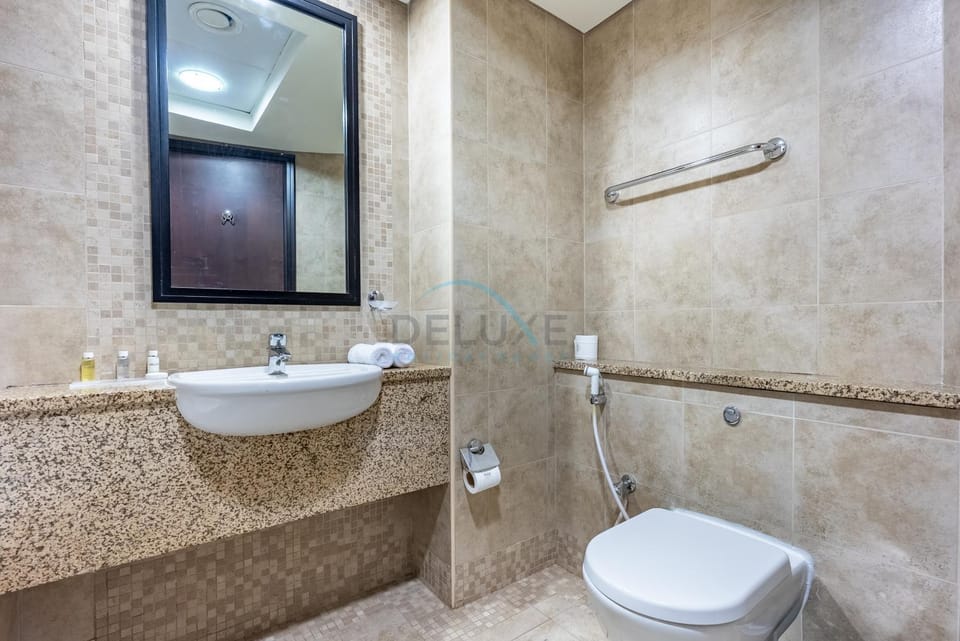 Shower, Toilet, Bathroom, bidet, towels