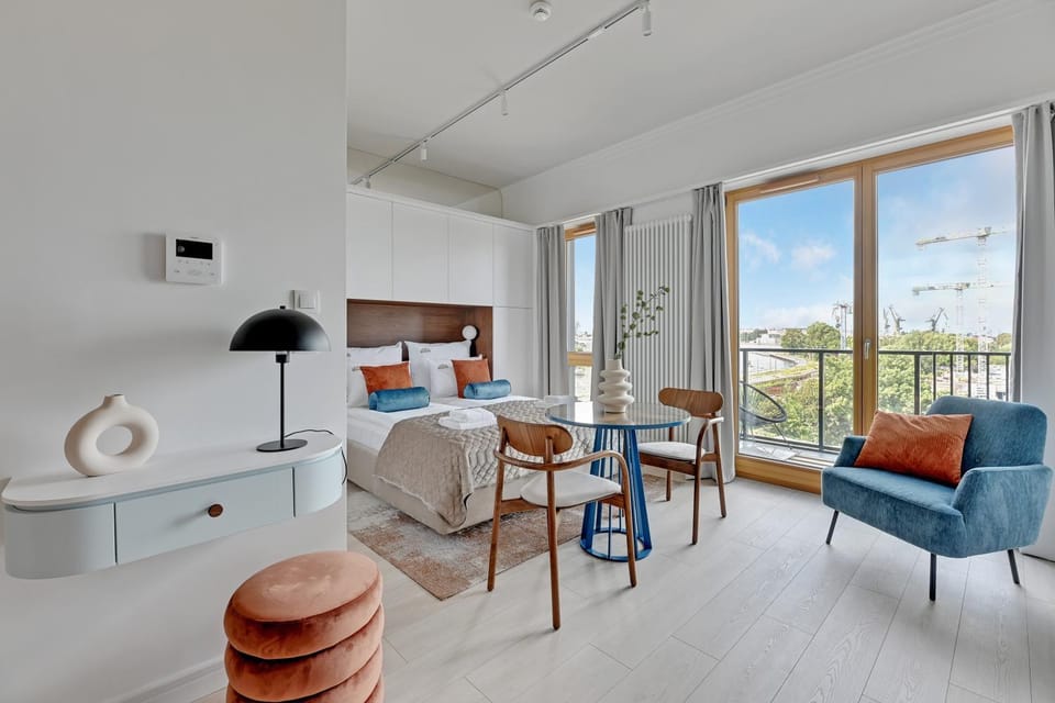 Bed, Living room, Photo of the whole room, Seating area