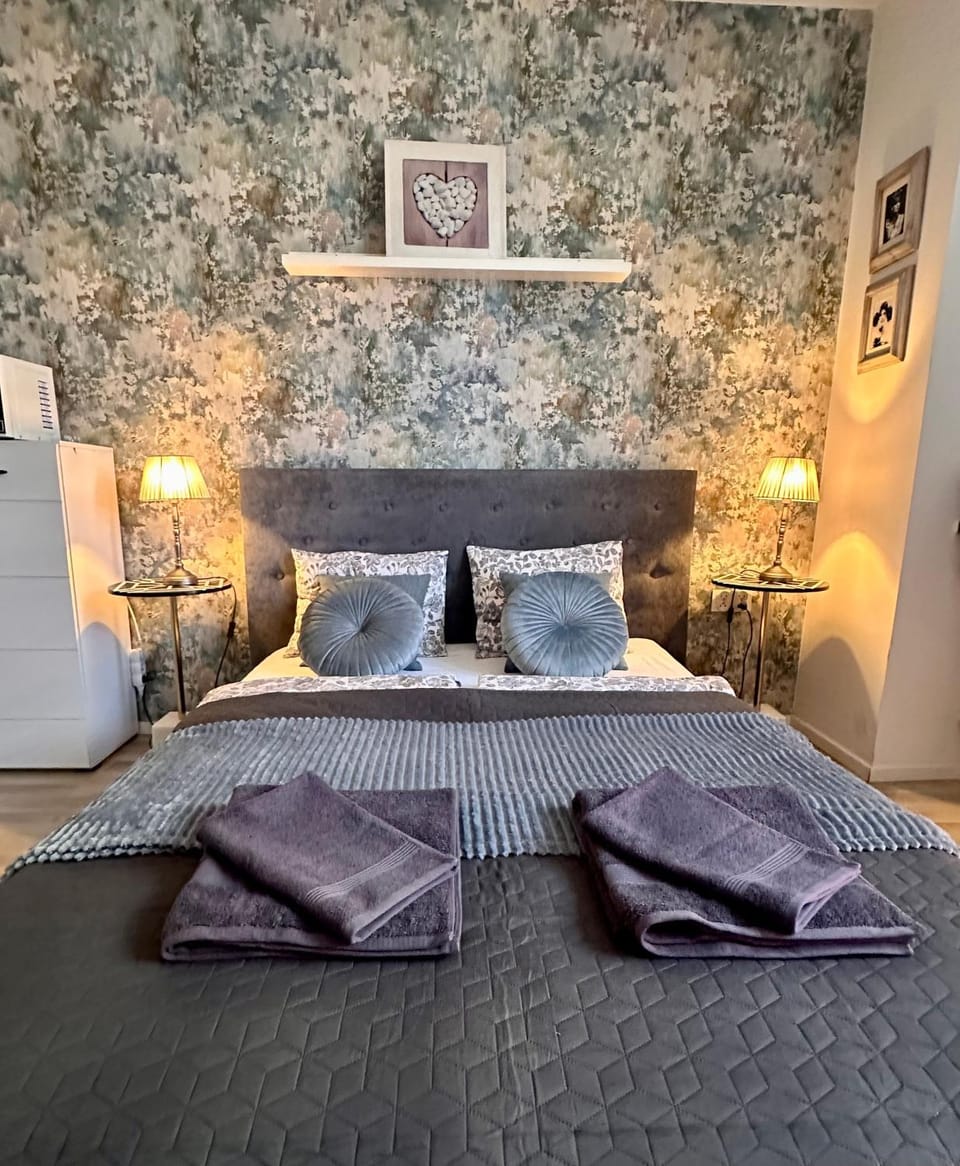 Bed, Other, Bedroom