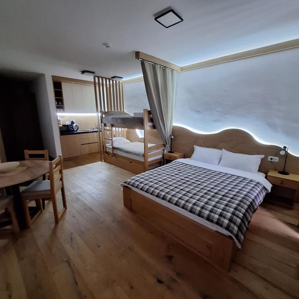 Aparthotel Vucko Apartman D444 private host Apartment in Federation of Bosnia and Herzegovina