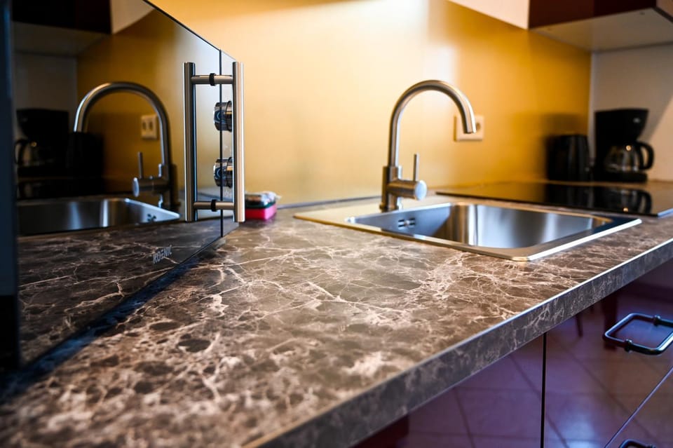 Coffee/tea facilities, Kitchen or kitchenette
