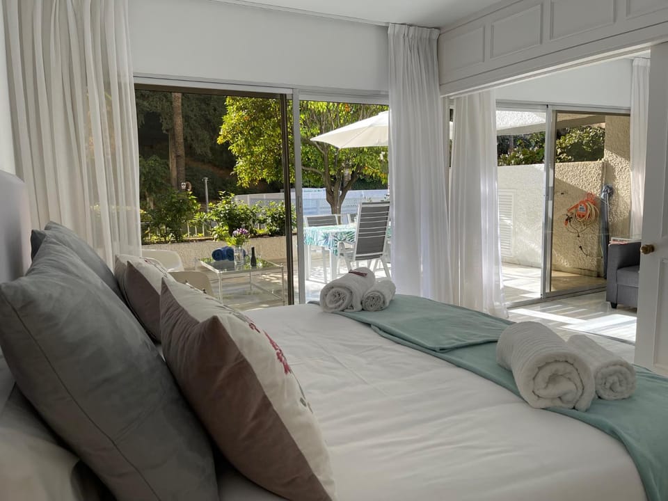 Apartamento PLANTA JARDÍN CON GRAN TERRAZA, SOLEADO 132 Apartment in Marbella