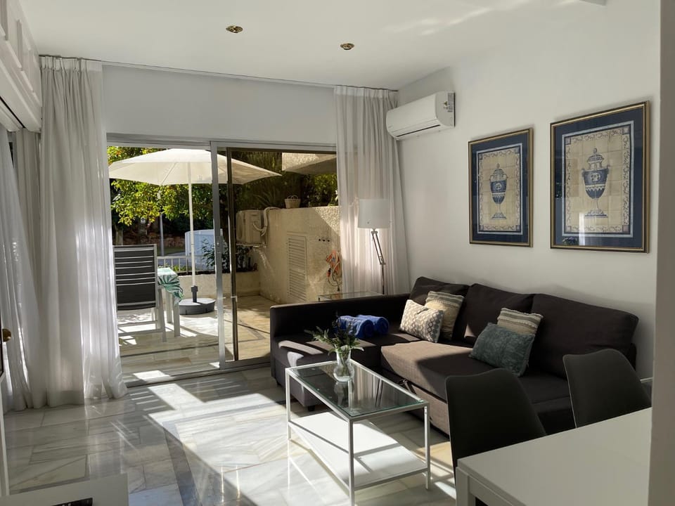 Apartamento PLANTA JARDÍN CON GRAN TERRAZA, SOLEADO 132 Apartment in Marbella