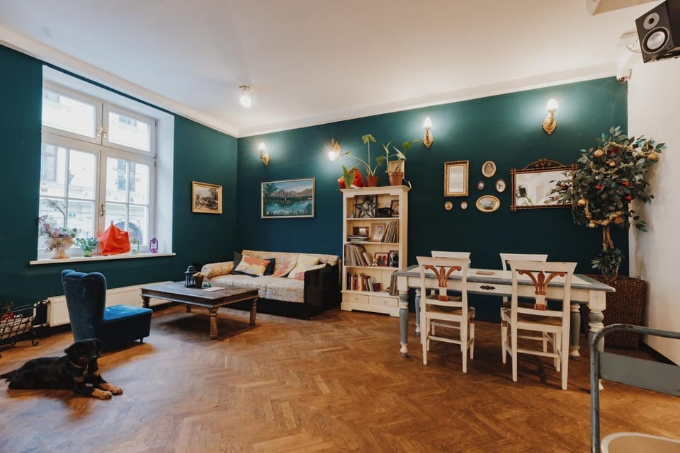 Restaurant/places to eat, Lounge or bar, Dining area