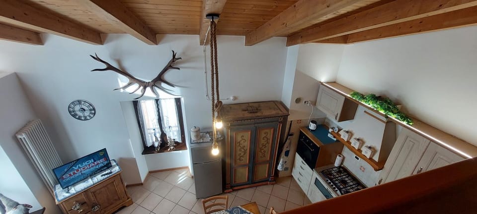 TV and multimedia, Kitchen or kitchenette, fireplace